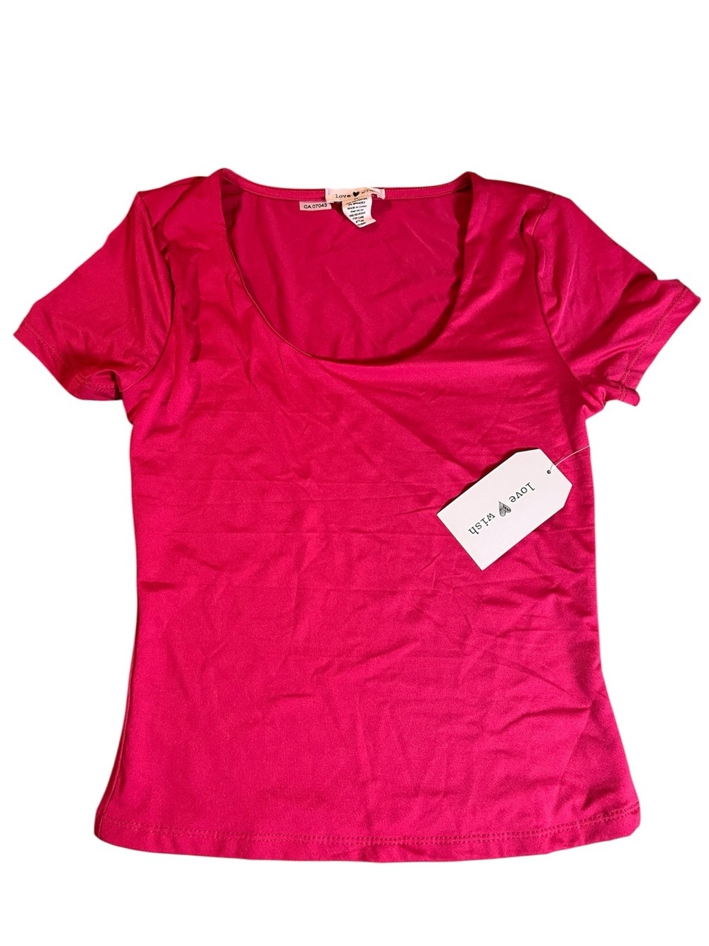New Love by Design Scoop Neck Short Sleeve Tee - Hot Pink
Medium. Tags on